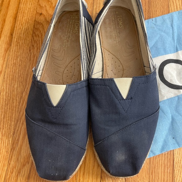 Navy Striped Toms Slip-ons - Picture 2 of 3